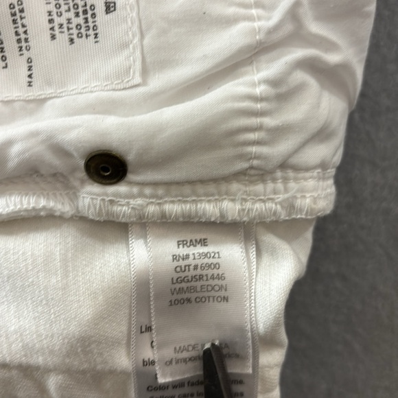 Frame Denim Women's White Distressed Denim Le Grand Garcon Short Size 25 - Picture 5 of 7
